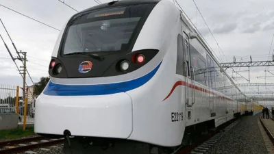 İzmir'in Çiğli ilçesinde, İZBAN raylarına düşen belediye çalışanı Güngör Serhan