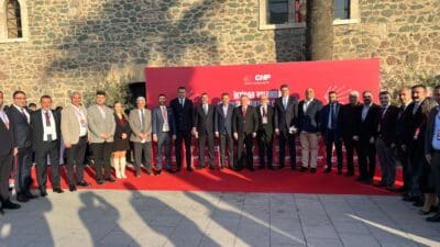 CHP İzmir İl Başkanlığı, 2025 hedeflerini belirlemek üzere 'Korkusuz Kentler