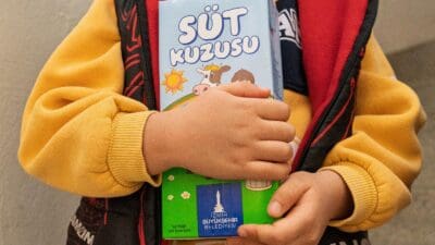 İzmir Büyükşehir Belediyesi’nin yıllardır sürdürdüğü Süt Kuzusu Projesi’nde yeni dönem