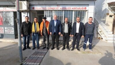 Menderes Belediye Başkanı İlkay Çiçek, mahallelerde ziyaretlerde bulunarak vatandaşlarla buluşuyor.