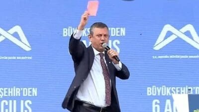 CHP Genel Başkanı Özgür Özel’in Mersin’de başlattığı “kırmızı kart” eylemi,