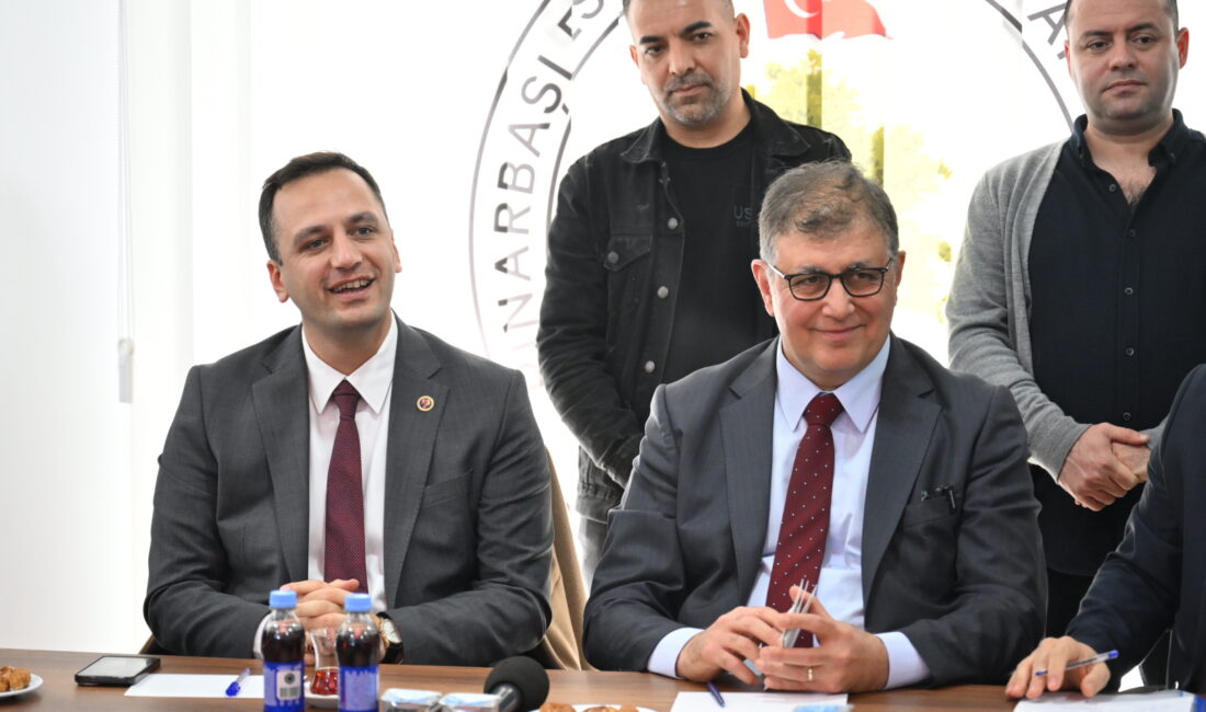 Bornova Belediye Başkanı Ömer Eşki, Pınarbaşı’nda gerçekleştirecekleri projeleri tanıtarak önemli