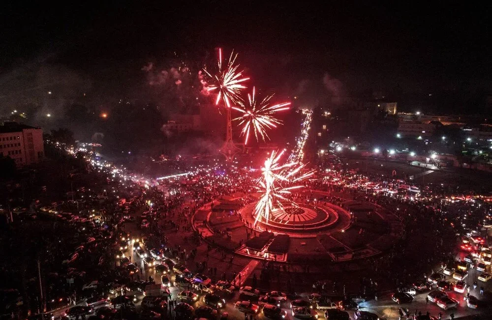 
Şam, Esad rejiminin devrilmesinin ardından ilk kez yeni yılı kutladı.