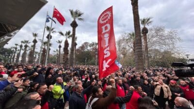 İzmir Büyükşehir Belediyesi’nde TİS görüşmeleri kapsamında 13 madde görüşülüp, 8