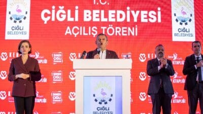 CHP Genel Başkanı Özgür Özel, Çiğli Belediyesi’nin kurduğu Kent Lokantası