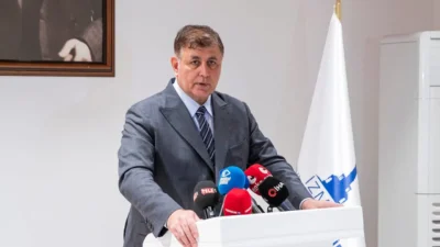 İzmir Büyükşehir Belediye Başkanı Cemil Tugay, Cumhuriyet Halk Partisi (CHP)