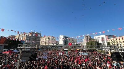 Zafer Partisi, İzmir’de “Mehmetçik Katillerine Af Yok” sloganıyla düzenlediği mitingde,