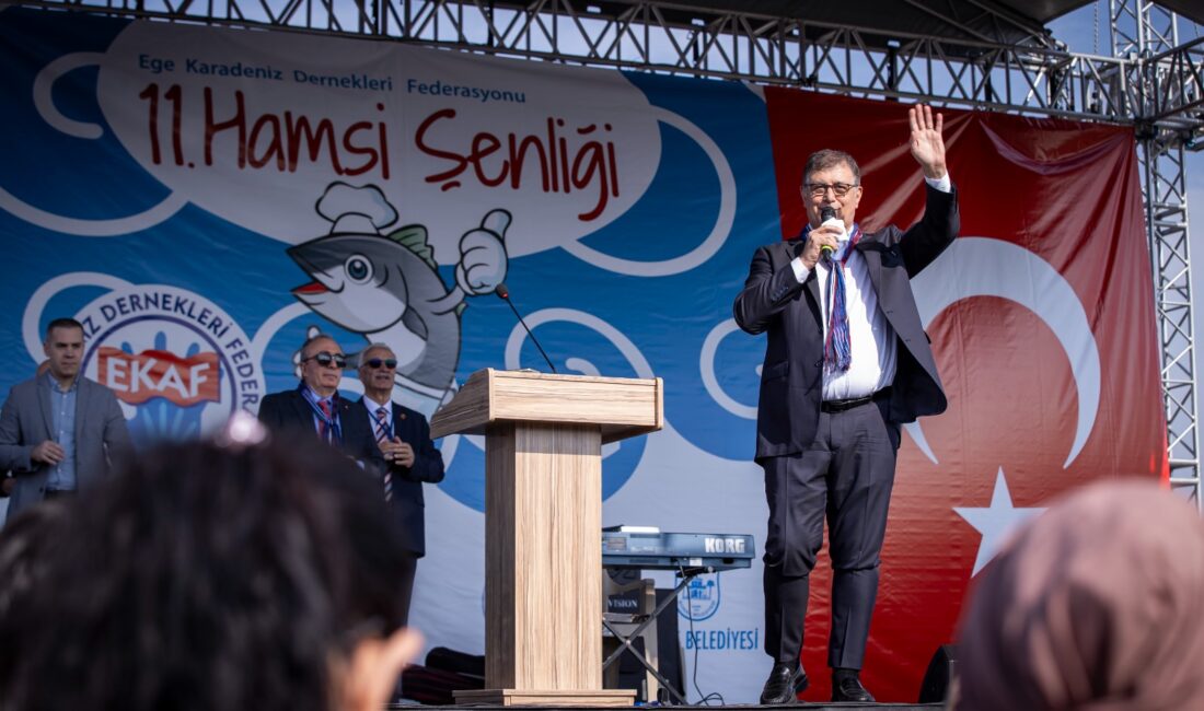 Başkan Tugay Hamsi Şenliği’ne katıldı İzmir Büyükşehir Belediye Başkanı Dr. Cemil Tugay, Ege Karadeniz Dernekleri