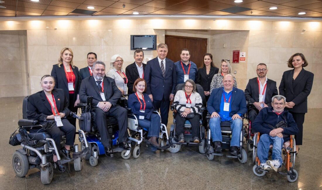 İzmir Büyükşehir Belediye Başkanı Dr. Cemil Tugay, Engellilik Çalıştayı’nda engelli