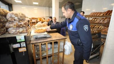Menderes Belediyesi, Ramazan öncesi fırın denetimlerine başladı. 