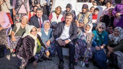 Çiçeğin başkenti Bayındır'da düzenlenen 4. Turan Nergis ve Kuru Çiçek