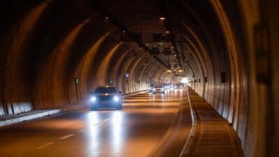 İzmir Büyükşehir Belediyesi, Konak Tüneli’nde güvenli yolculuk için denetimlerini sürdürüyor.