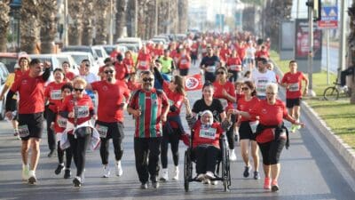 Karşıyaka Belediyesi, Sevgililer Günü dolayısıyla hafta boyunca düzenlediği etkinliklere renkli