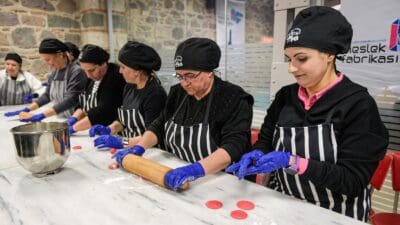 İzmir Büyükşehir Belediyesi Meslek Fabrikası’nın sağır ve işitme engellilere yönelik