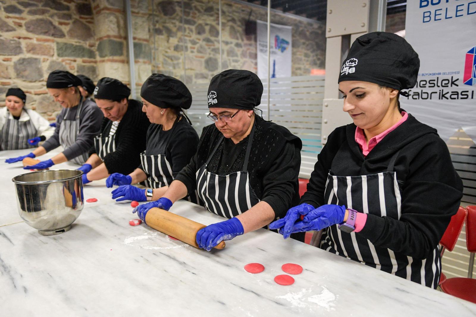 İzmir Büyükşehir Belediyesi Meslek Fabrikası’nın sağır ve işitme engellilere yönelik