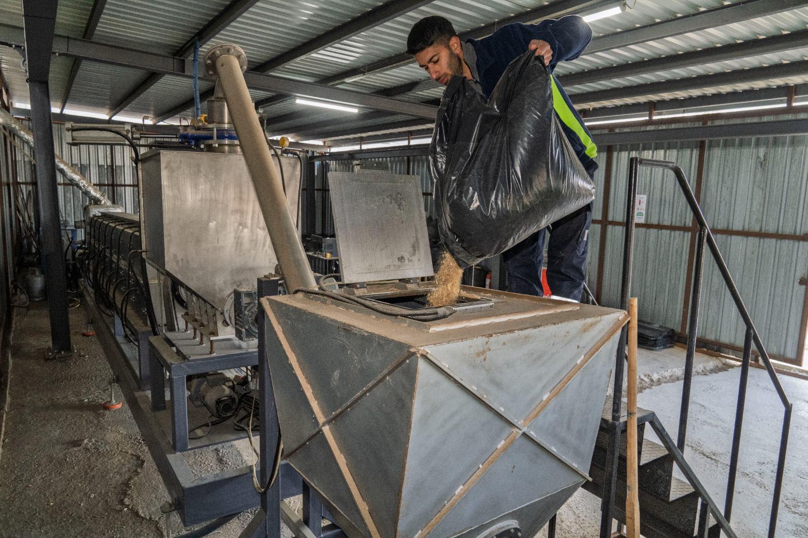 Başkan'ın söz verdiği Biyokömür Tesisi üretimde!