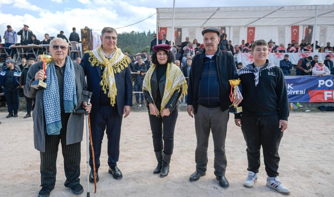 İzmir Büyükşehir Belediye Başkanı Dr. Cemil Tugay, Kınık Belediyesi tarafından