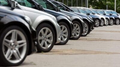 Ticaret Bakanlığı, ikinci el araç satışlarında sahte ilanları ve spekülatif
