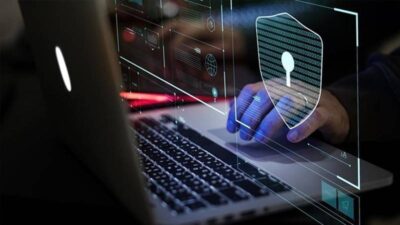 Antalya'da, eşinin kendisini aldattığından şüphelenen Egemen Y., Edibe Y.'nin cep