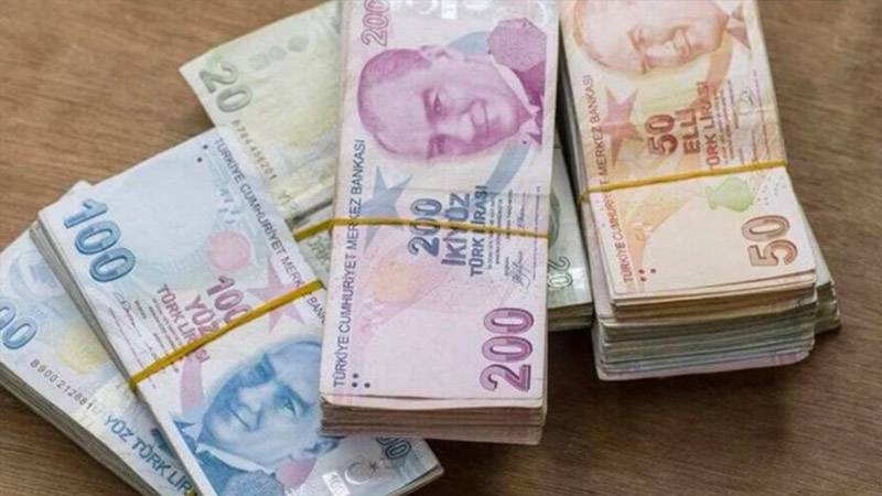 Sosyal Güvenlik Kurumu (SGK), emeklilere yönelik zam farklarının bugün hesaplara
