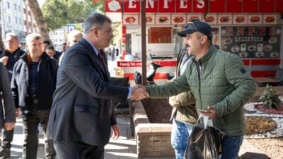 İzmir Büyükşehir Belediye Başkanı Dr. Cemil Tugay ilçelerdeki koordinasyon toplantılarına