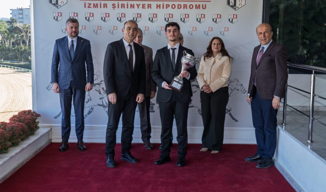 İzmir Büyükşehir Belediye Başkanlığı Koşusu Buca Şirinyer Hipodromu’nda yapıldı. İzmir