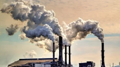 İzmir'de sanayi tesislerinin yoğunlaştığı Aliağa, Kemalpaşa ve Torbalı ilçelerinde hava