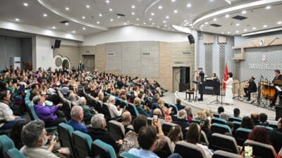 Bornova Belediyesi, Türk müziğinin iki efsane ismi Barış Manço ve