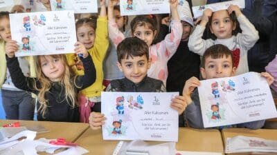 Bayraklı Belediyesi, Türkiye’nin deprem gerçeğine dikkat çekerek afet bilincini artırmaya