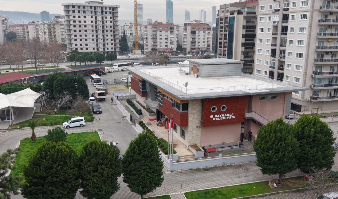 Bayraklı Belediyesi, yıl boyunca düzenlediği meslek edindirme ve hobi kurslarına