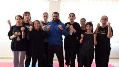 Bayraklı Belediyesi, kadına yönelik şiddet vakalarındaki artışa dikkat çekmek ve