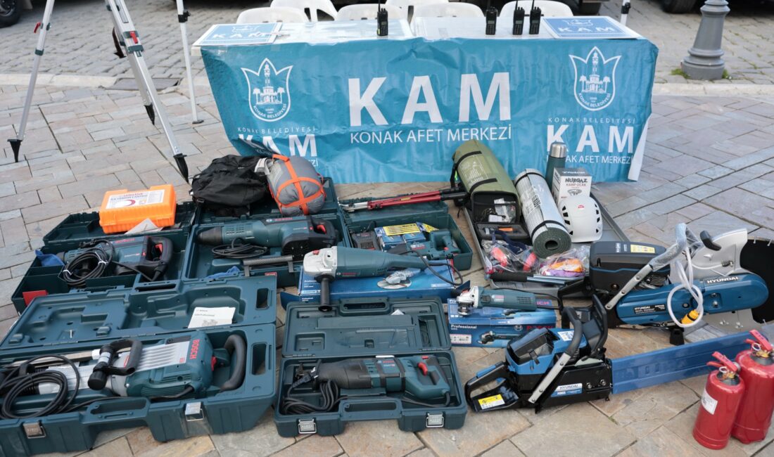 6 Şubat 2023’teki Kahramanmaraş merkezli depremlerde yaşamını yitirenler için İzmir