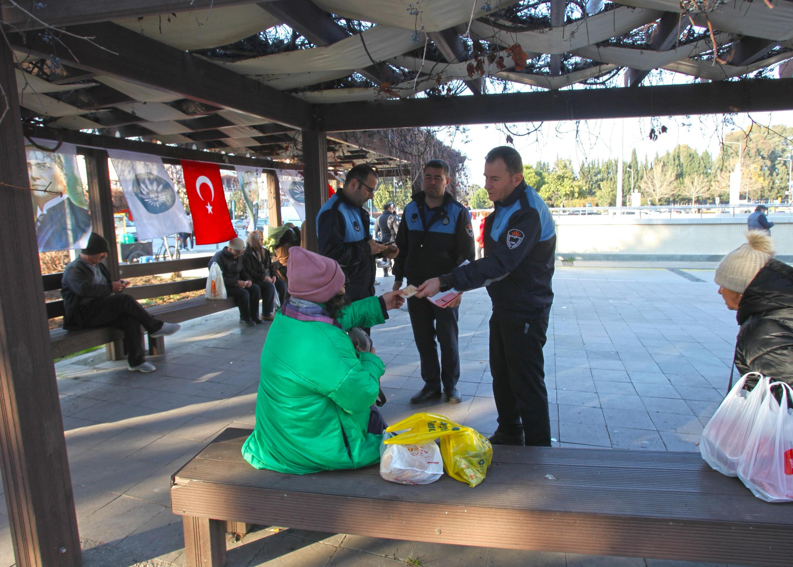 Karabağlar Belediyesi Zabıta Müdürlüğü ekipleri, çevre kirliliğini önlemek için denetimlerini