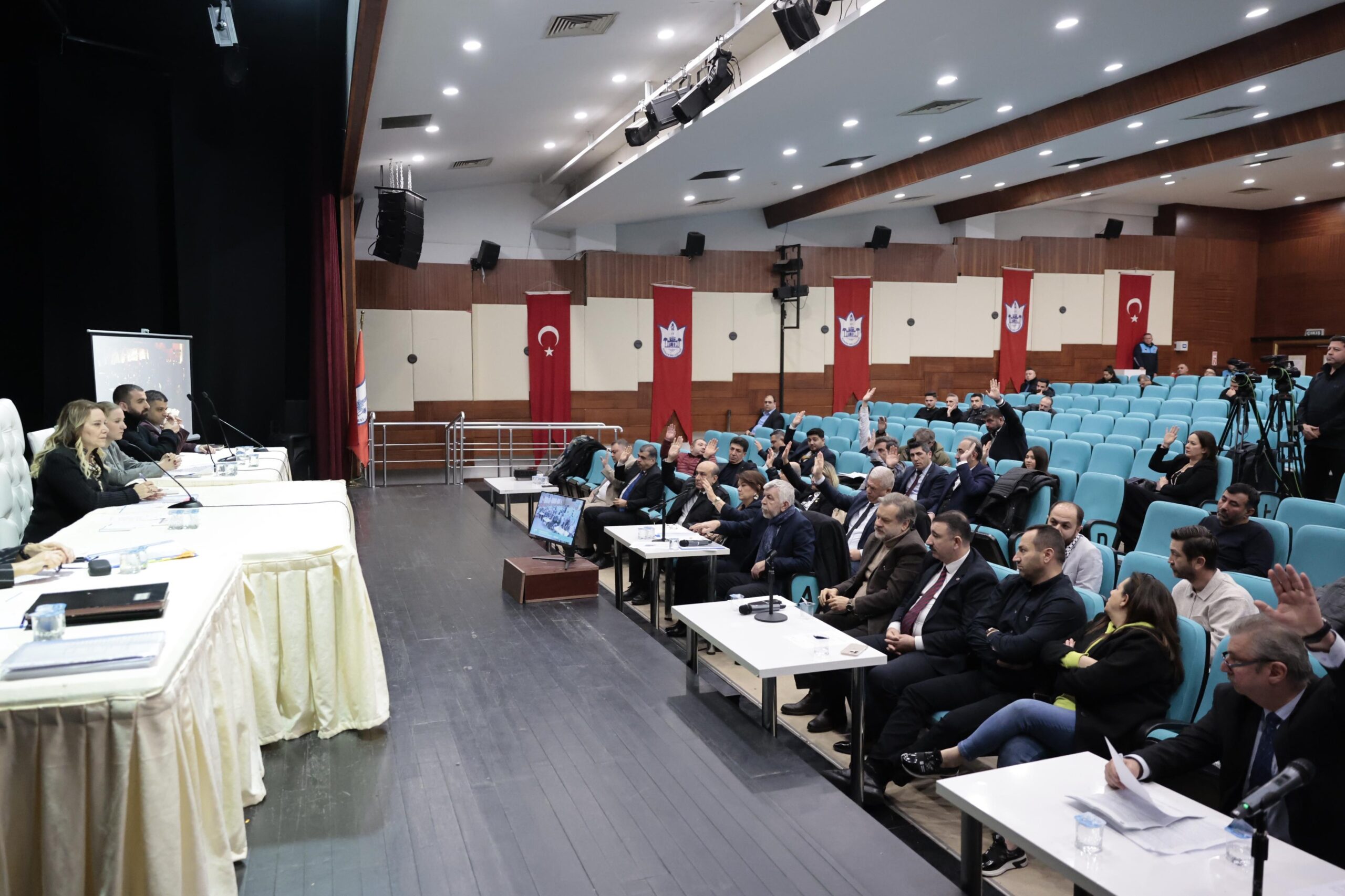 Konak'ta emekli olanların kıdemleri için kredi talebi