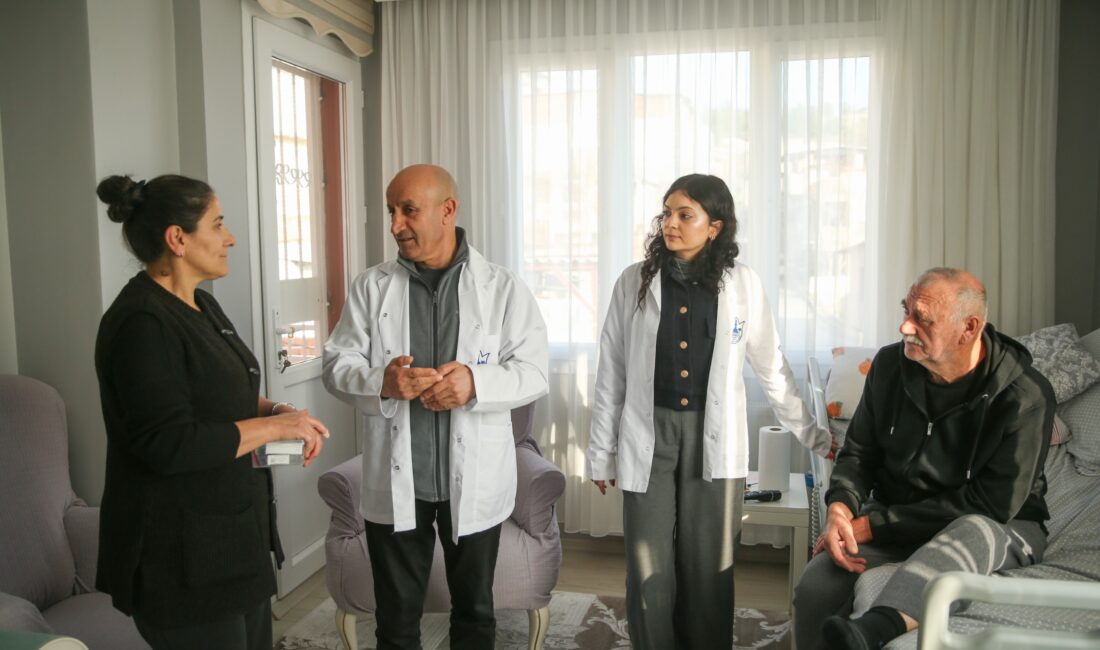 Konak, evde bakıma ihtiyaç duyan hasta ve vatandaşların derdine ortak