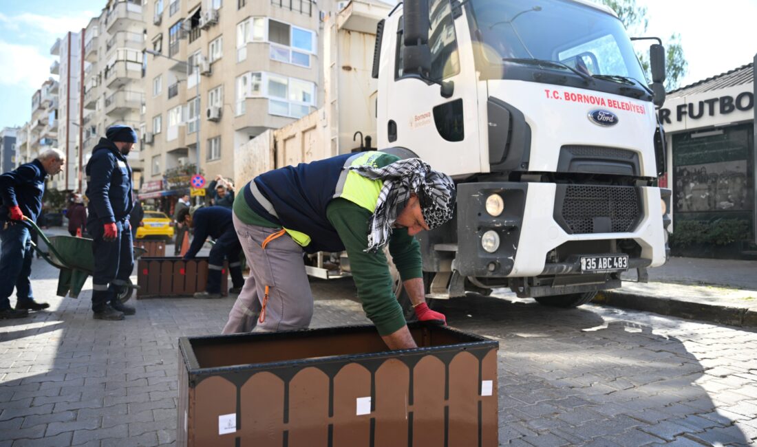 Bornova Belediyesi, Zafer Caddesi'nde trafik akışını düzenlemek ve düzensiz parkı