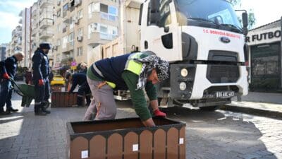 Bornova Belediyesi, Zafer Caddesi'nde trafik akışını düzenlemek ve düzensiz parkı