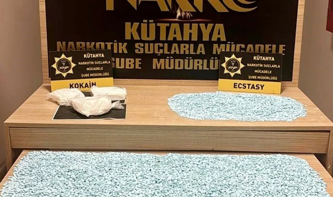 Kütahya’da kamyona uyuşturucu operasyonu Kütahya’da polis ekipleri tarafından durdurulan bir kamyonda yapılan aramada 20