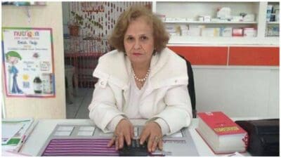 İzmir'in Karşıyaka ilçesinde 2020 yılında eczacı Birsen Bayraktar'ın evinde öldürülmesi