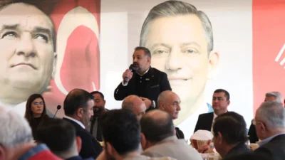 Cumhuriyet Halk Partisi (CHP) İzmir İl Başkanlığı, ilçe yönetimleri ve