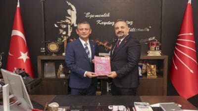 Cumhuriyet Halk Partisi (CHP) İzmir İl Başkanı Şenol Aslanoğlu, partinin