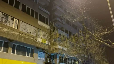 Bursa'nın Osmangazi ilçesinde bir iş hanında çıkan yangın söndürüldü. Yangın