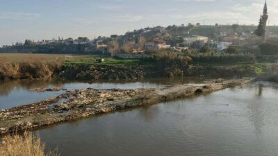 Türkiye'nin en önemli akarsularından biri olan Büyük Menderes Nehri, kontrolsüz