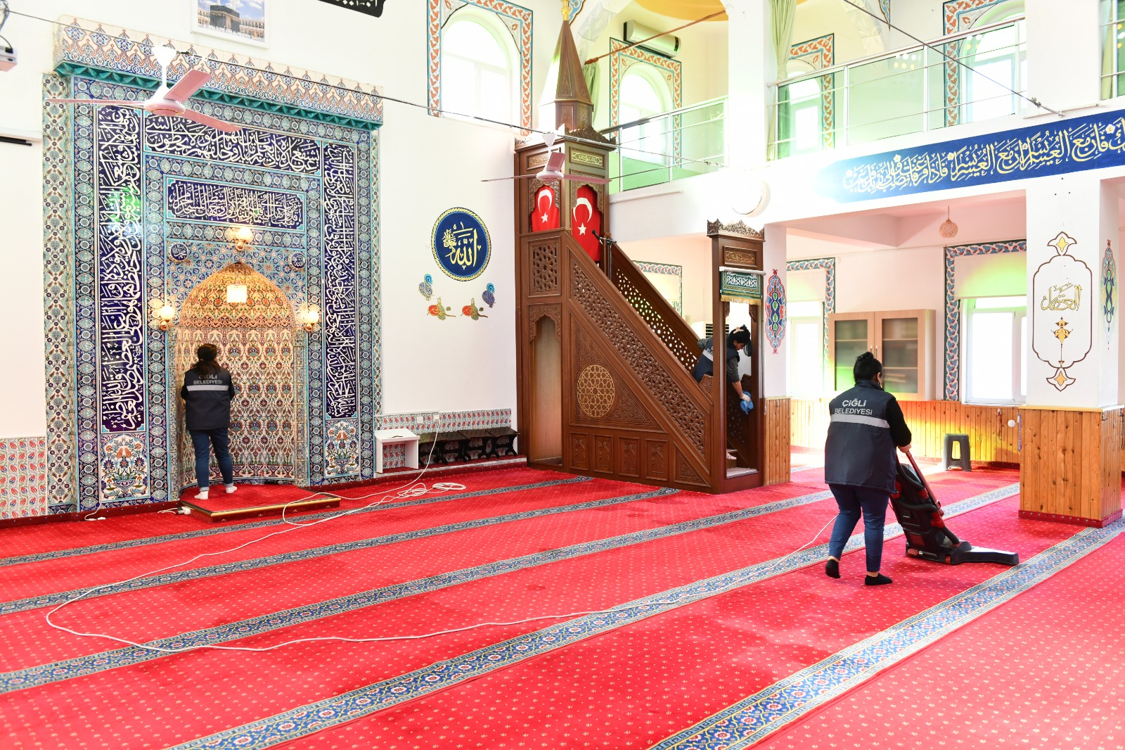 Çiğli Belediyesi, yaklaşan Ramazan ayı öncesinde ilçe genelindeki cami ve