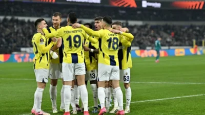 Fenerbahçe, ilk maçını 3-0 kazandığı UEFA Avrupa Ligi son 16