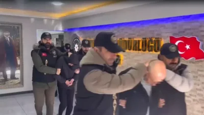 İzmir'de kadınları zorla fuhşa sürüklediği öne sürülen suç örgütüne yönelik