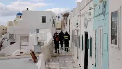 Kiklad Adaları’nda meydana gelen iki 4.4 büyüklüğündeki depremin ardından Santorini