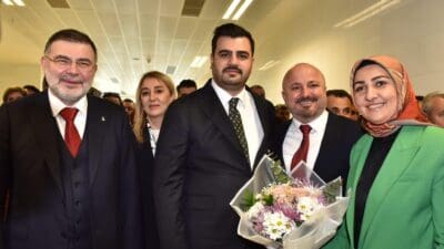 İzmir'den milletvekili seçilen ve AK Parti'nin son kongresinde Genel Sekreterlik