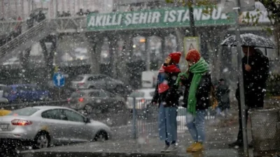 "İstanbul’da kar yağışı akşam saatlerinde şiddetini artıracak! Meteoroloji’den turuncu uyarı: