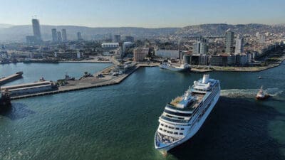 Ulaştırma ve Altyapı Bakanı Abdulkadir Uraloğlu, İzmir Limanı’nın satışı için